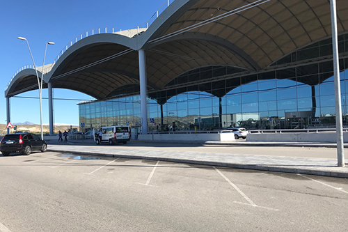 Vehicle handover at Alicante airport parking